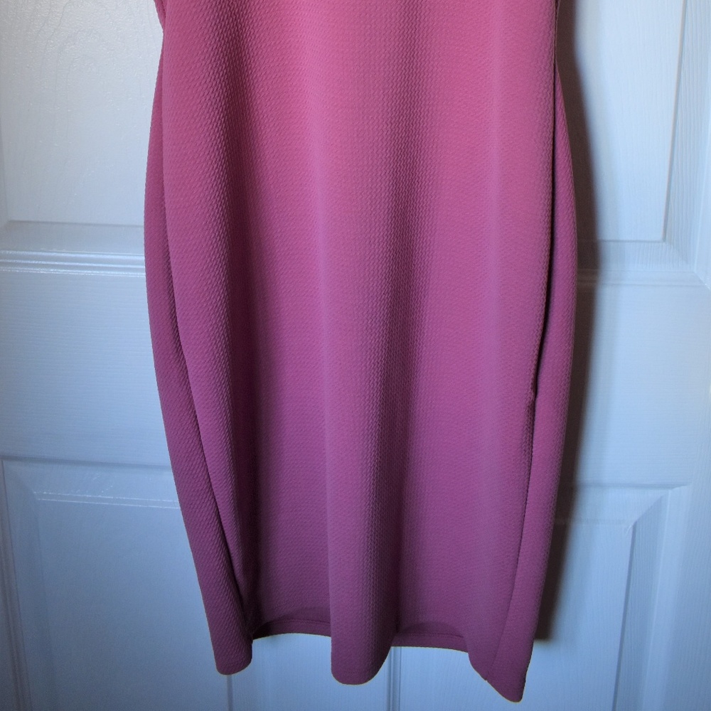 Pink Dress - Picture 4 of 4